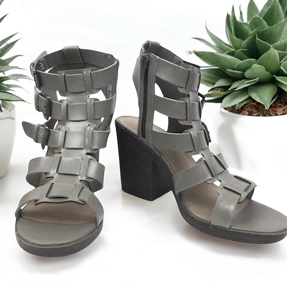 Rampage Gray Gladiator Style Sandals - Picture 12 of 16